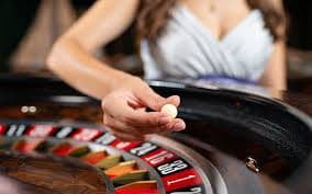 Live Caribbean Stud Poker table at ceriabet login showing dealer and player card positions